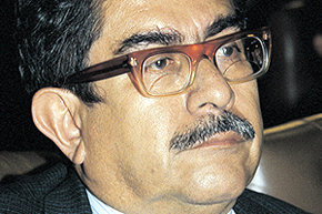 Senador Manuel Cepeda Vargas, asesinado por orden del Ejecutivo en 1994.

