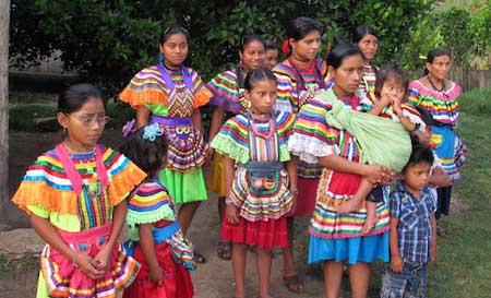 Ángeles Mariscal: mujeres mayas en Chiapas. PARALELO