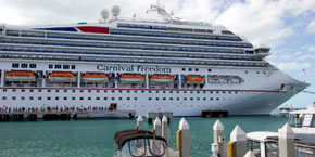 El crucero Carnival Freedom en Key West, Florida, en febrero pasado