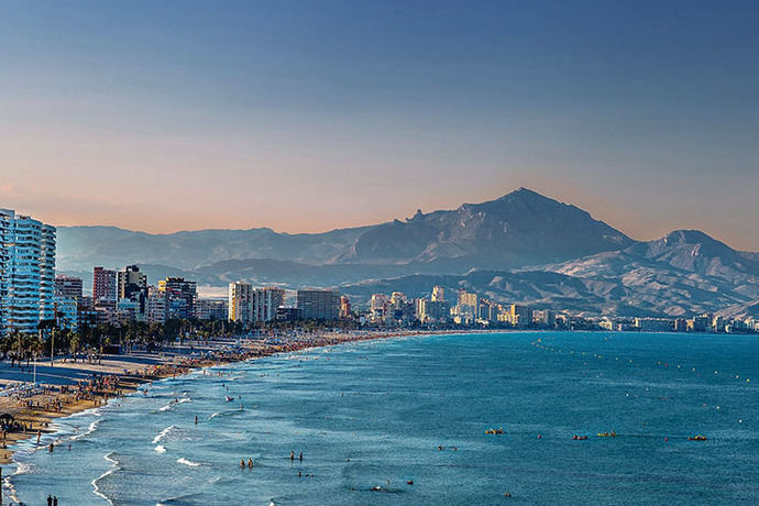 Alicante es la tercera ciudad más buscada...