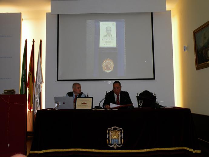 Manuel Rodríguez Relata la Historia Oculta de Sevilla en su Conferencia Audiovisual