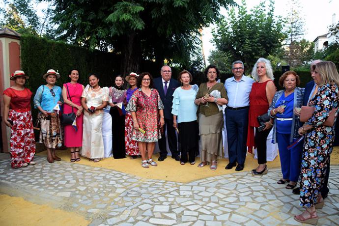 En los jardines del edificio del Consulado de Filipina en Sevilla se celebraron la entrega de los Premios Llave Corazón de Triana