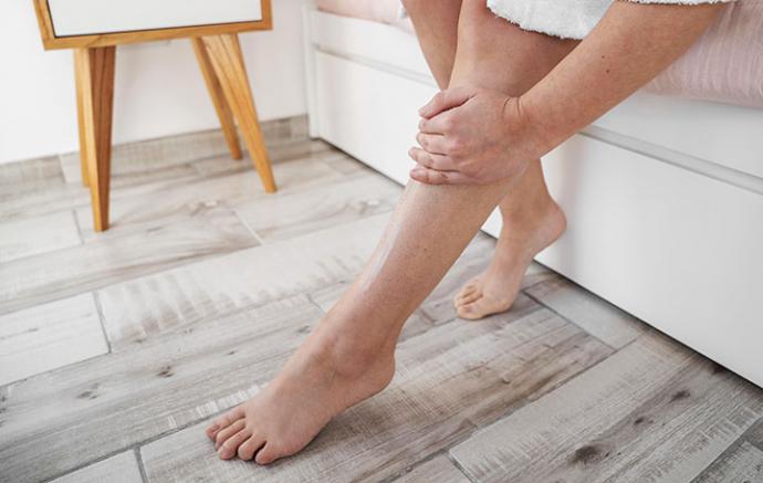 Cómo aliviar las piernas hinchadas y cansadas