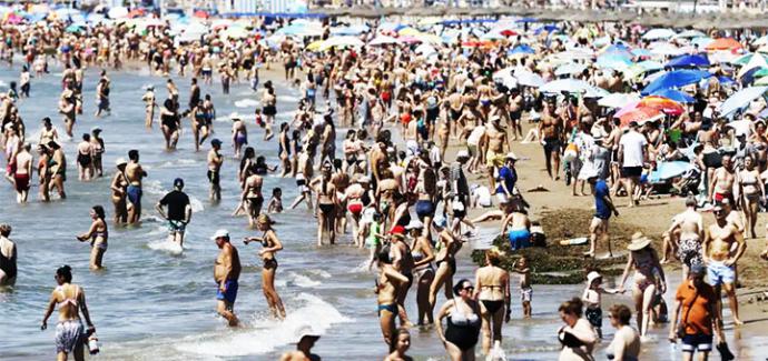 Playas abarrotadas de turistas...