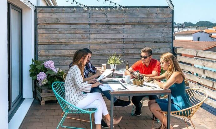 Cerramientos para disfrutar tu galería o terraza más allá del verano