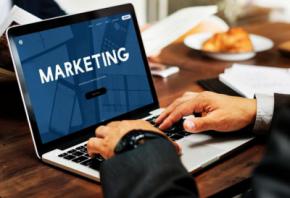 ¿Cuánto gana un técnico en marketing digital?