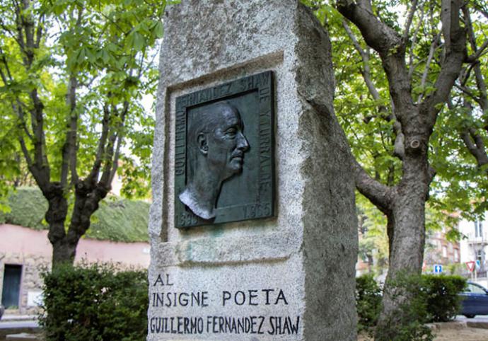 Guillermo Fernández-Shaw, poeta y libretista de zarzuelas, en San Lorenzo