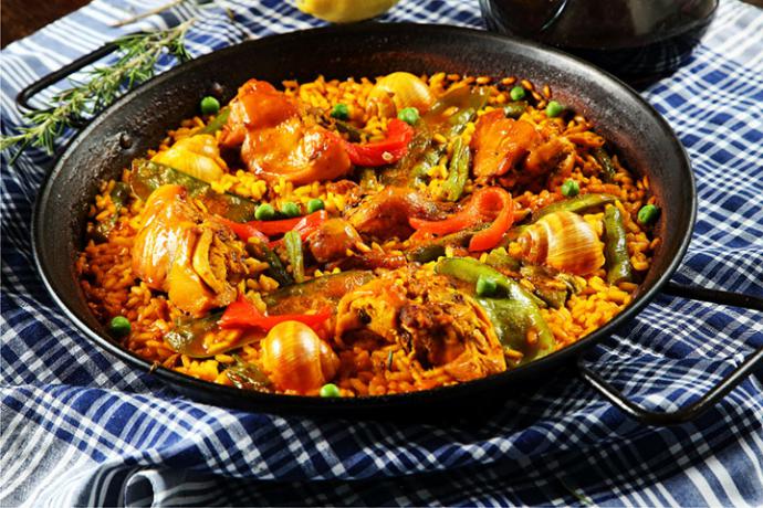 La paella, símbolo cultural de la gastronomía española