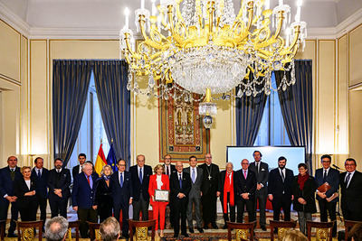 “Foto de Familia·” de los asistentes al Acto