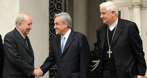 Sebastián Piñera saluda al cardenal de Santiago, Francisco Javier Errázuriz 